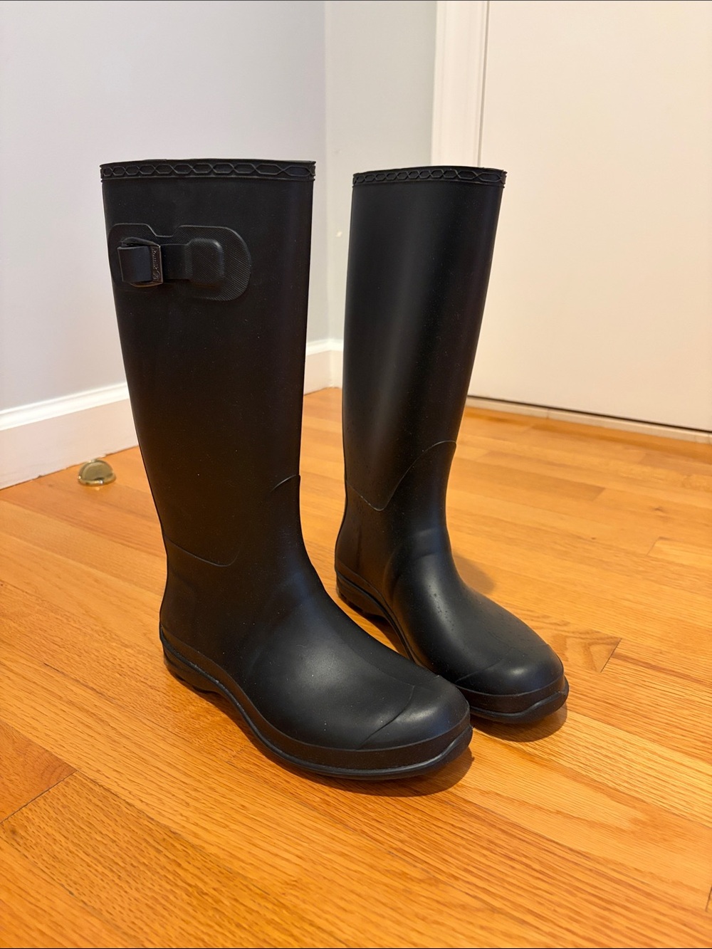 Kamik Black Women's Waterproof Knee-High Rain Boots Size 8